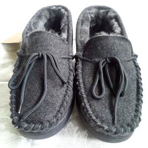 NWT- Bearpaw Moc II Slippers